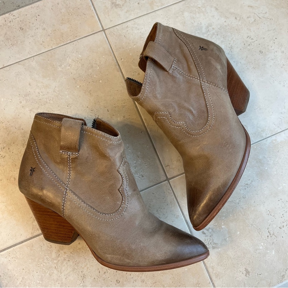 Frye Reina Booties Size 7